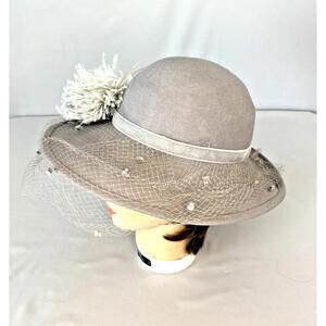 Vintage 1980's Designers Touch Gray Wool Felt Hat Veil Feather EUC